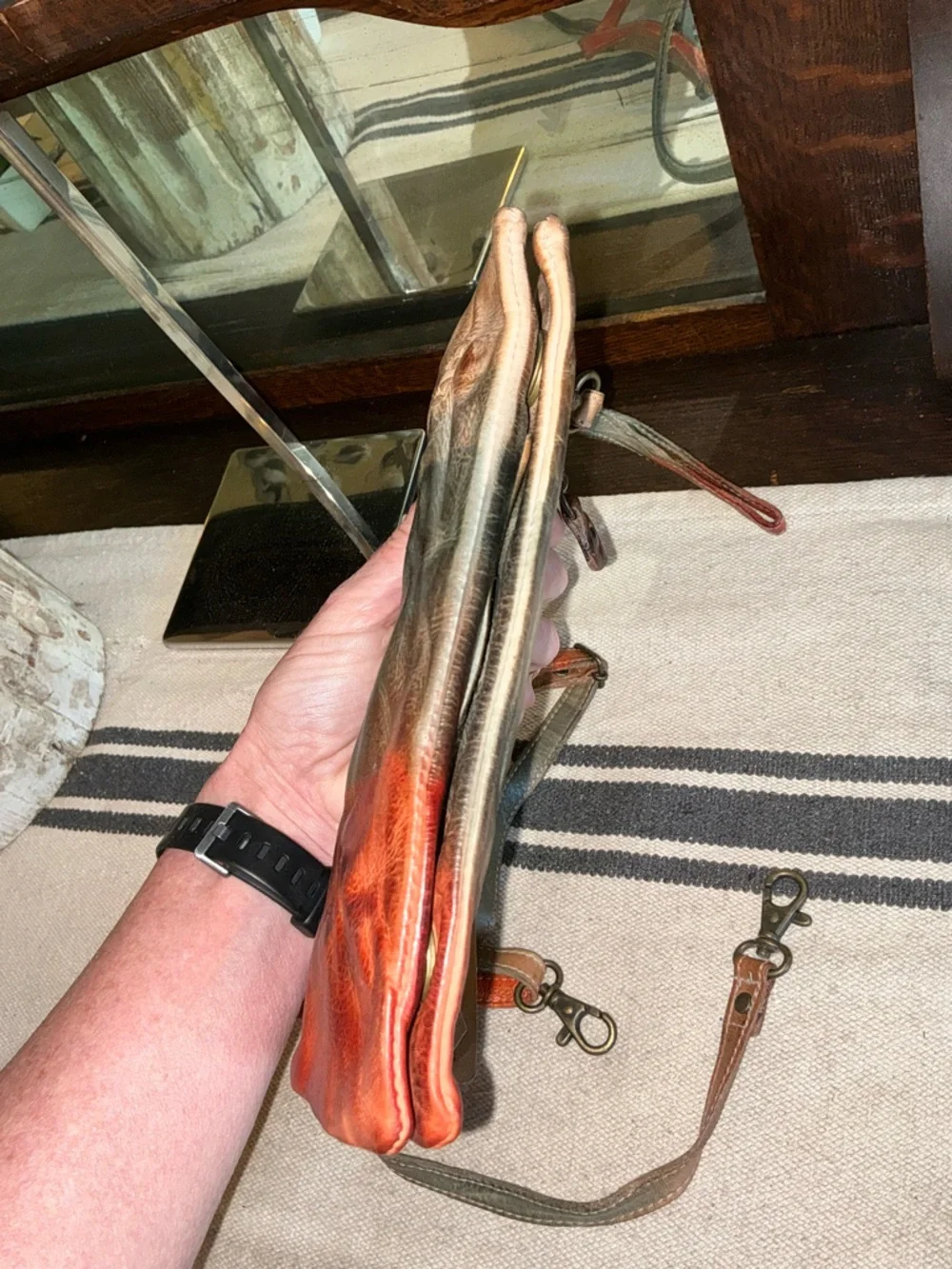 NWT Bed Stu Cadence Wallet Wristlet Crossbody Bag Cool Sangria MSRP $200 - Picture 7 of 13